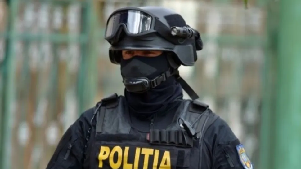 O femeie din Craiova, păgubită de propriul iubit: i-a luat mașina, banii și bijuteriile, apoi a încercat să fugă din țară