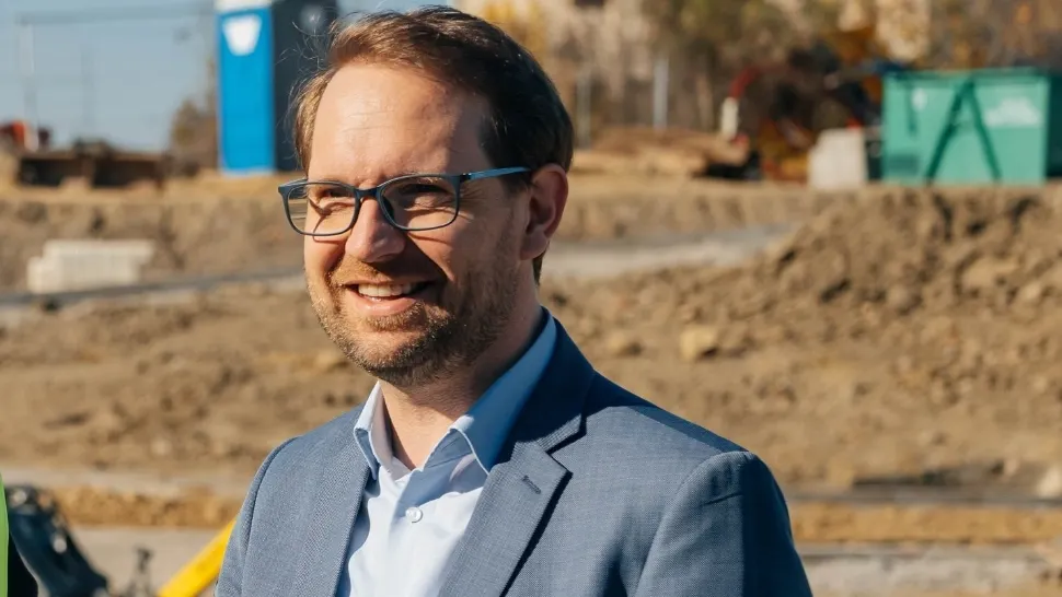 Peste 120 de persoane riscă să îşi piardă posturile în urma deciziei CCR