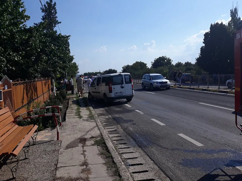 Microbuz cu cetățeni ucrainieni, implicat în accident pe DN 5