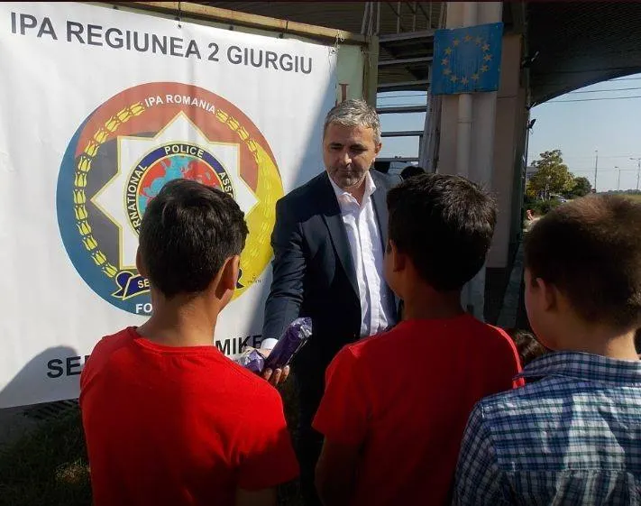 Zeci de copii instituționalizați din Giurgiu, în vizită la frontieră