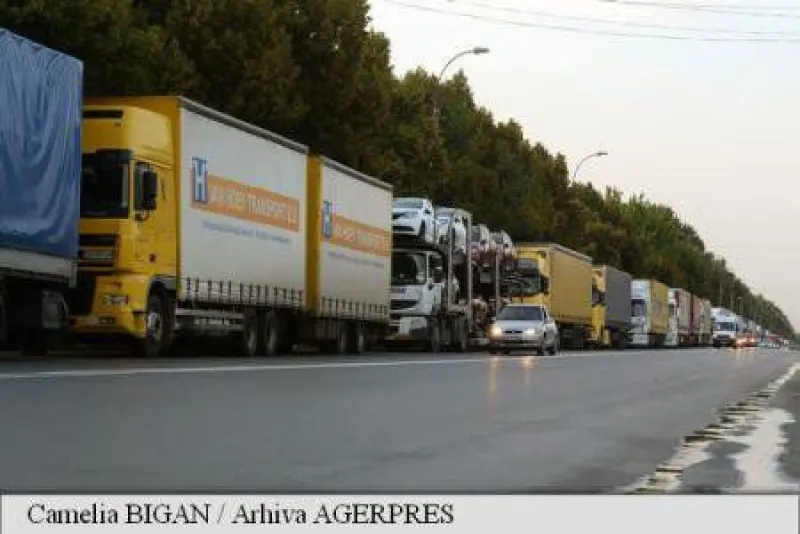 Cozi uriaşe de camioane la graniţa cu Bulgaria. Timpii de aşteptare au depăşit 70 de minute