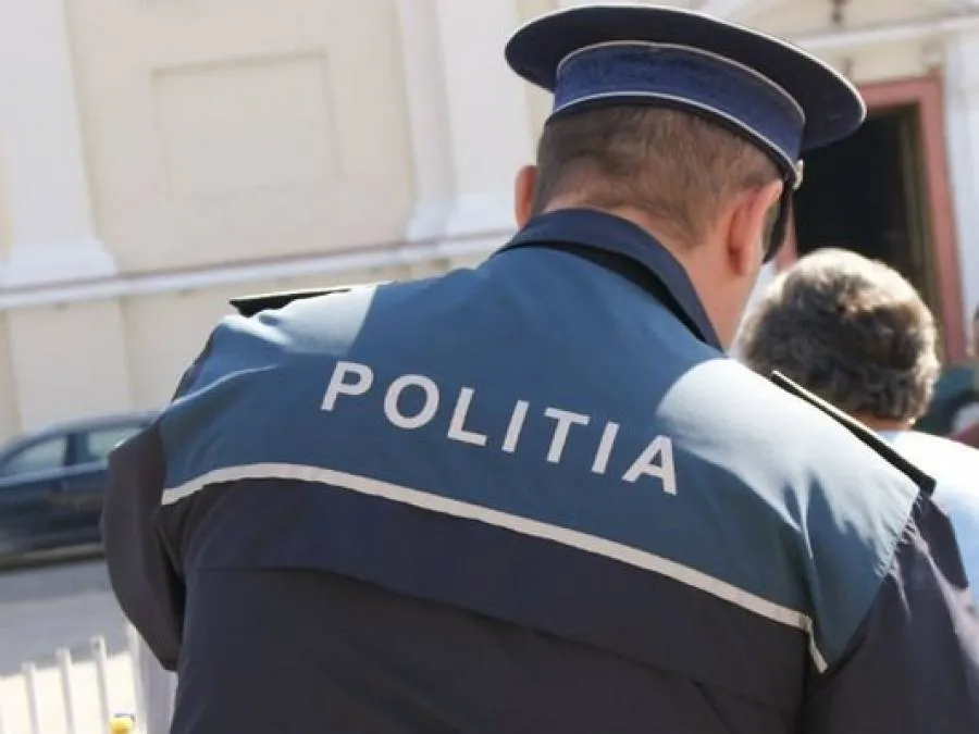 Agent de poliție giurgiuvean, trimis în judecată pentru corupție