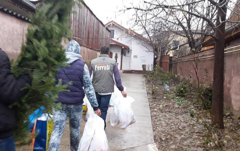 Deținuți din Penitenciarul Giurgiu, daruri pentru copiii dintr-o casă de tip familial