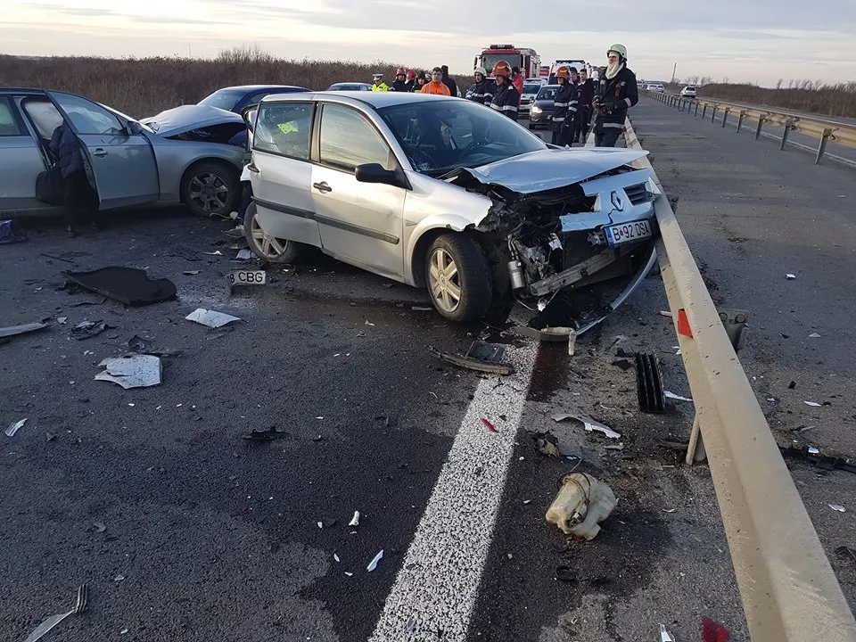 Coliziune în lanț pe Autostrada A1, la Vânătorii Mici. O persoană a fost rănită