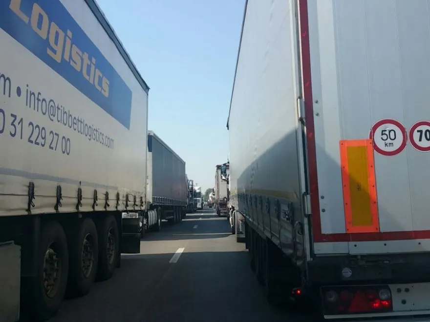Coadă la Punctul de Trecere a Frontierei Giurgiu din cauza unei pene de curent