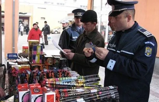 Sute de kilograme de articole pirotehnice, confiscate de polițiști
