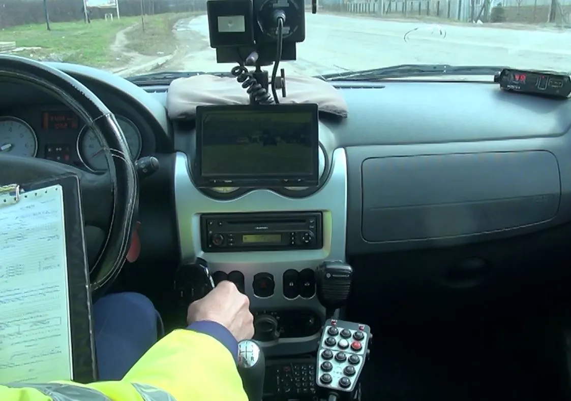 Șofer prins conducând o mașină radiată din circulație