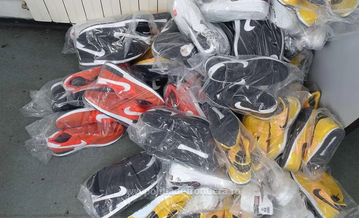 "Fake-uri" confiscate de polițiștii de frontieră la Giurgiu