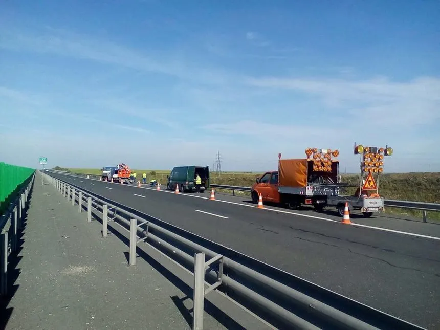 Coadă de autoturisme pe Autostrada A1 București- Pitești, în județul Giurgiu. Trafic deviat pe alte rute