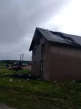 O casă a luat foc din cauza unui trăznet