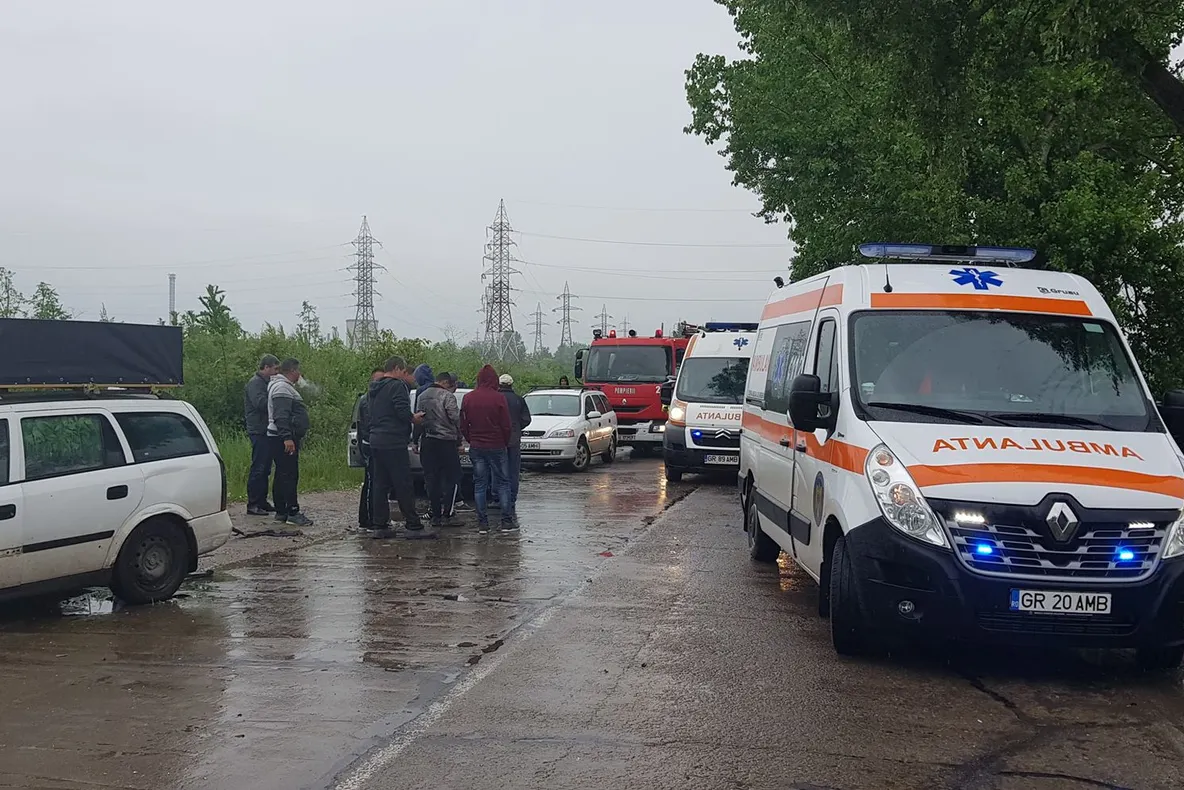 Accident în lanț pe șoseaua Sloboziei, din Giurgiu. Patru autoturisme sunt implicate