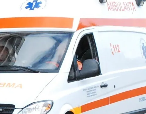 Tânăr rănit ușor într-un accident rutier