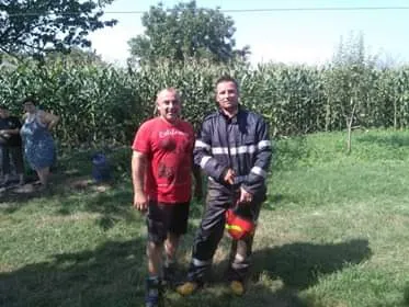 Doi pompieri giurgiuveni, salvatori și în timpul liber