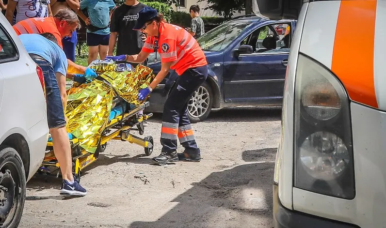 Dramatic. S-a aruncat de la etajul unui bloc din Giurgiu!
