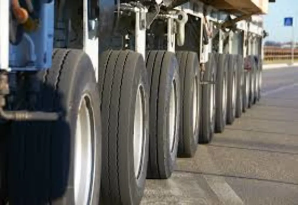 Un transport agabaritic va tranzita astăzi podul Prieteniei
