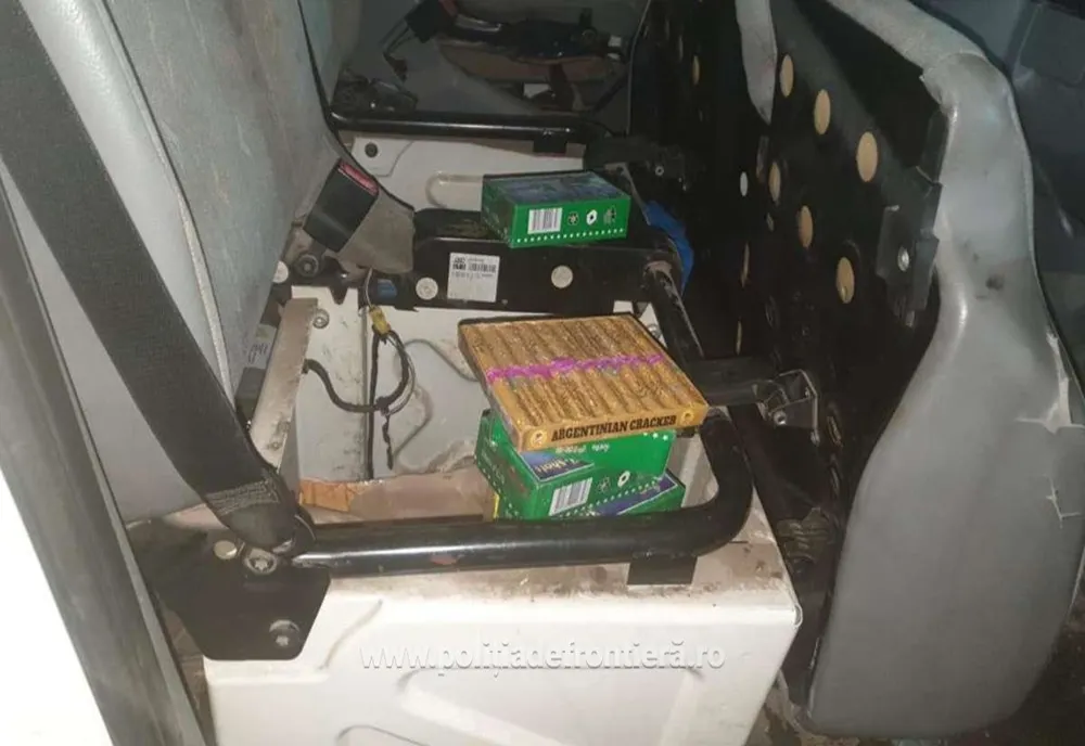Mii de petarde, confiscate de polițiștii de frontieră de la Giurgiu