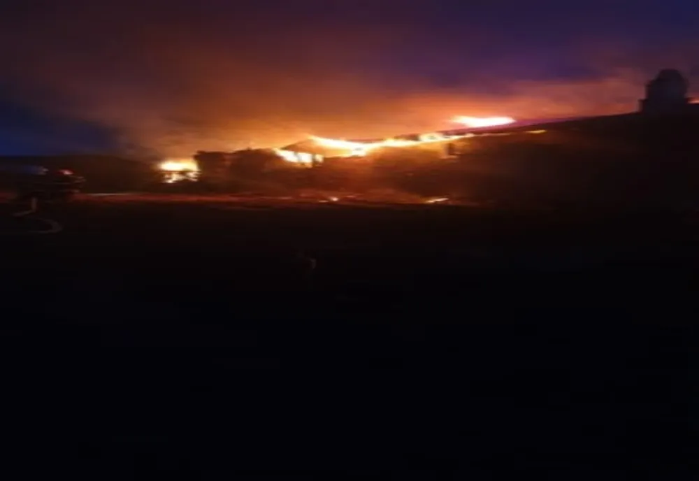 Casa în flăcări la Vedea. Pompierii au luptat ore întregi cu flăcările