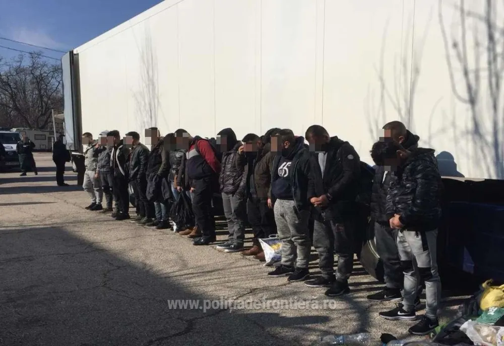 15 sirieni, irakieni și afgani, ascunși într-o remorcă frigorifică, depistaţi la Calafat