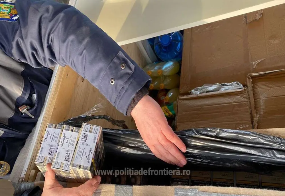 Ţigări ascunse într-un spațiu confecționat artizanal într-o remorcă, descoperite de poliţiştii de frontieră în Punctul de Trecere a Frontierei Giurgiu
