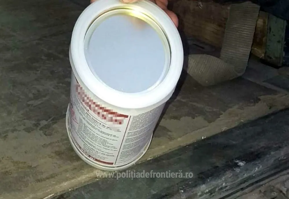 Peste 6,6 tone de substanță toxică, confiscate de polițiștii de frontieră din Giurgiu