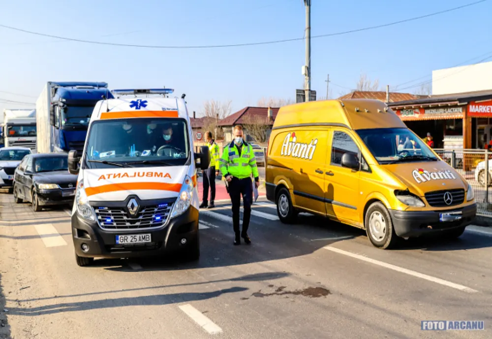 Femeie lovită de un autoturism pe o trecere de pietoni de pe DN5
