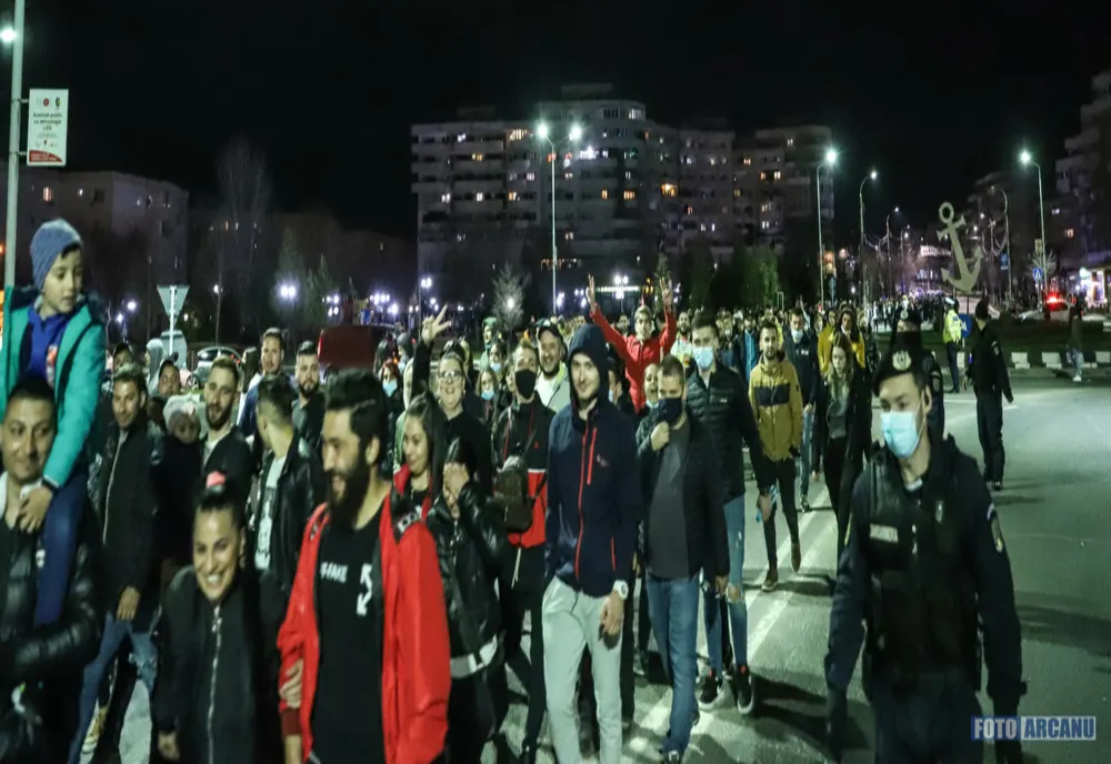 Jandarmii giurgiuveni au aplicat 24 de amenzi la protestul împotriva restricțiilor. Continuă identificarea celor care au încălcat legea 