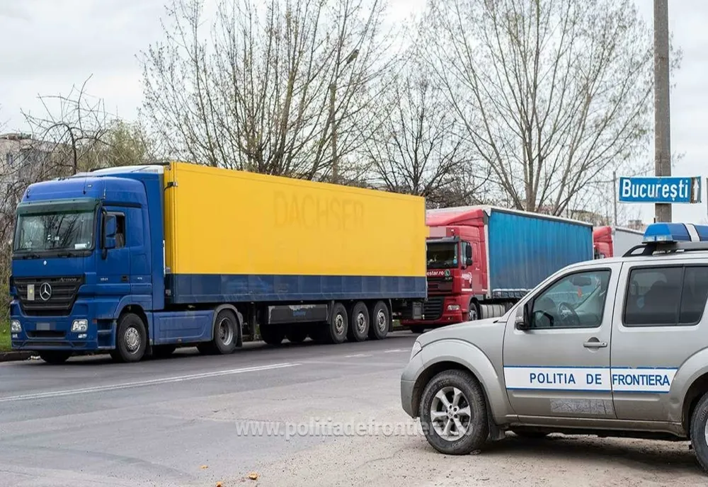 Din nou, coloană de tiruri la Giurgiu. Șoferii așteaptă ore întregi să treacă granița