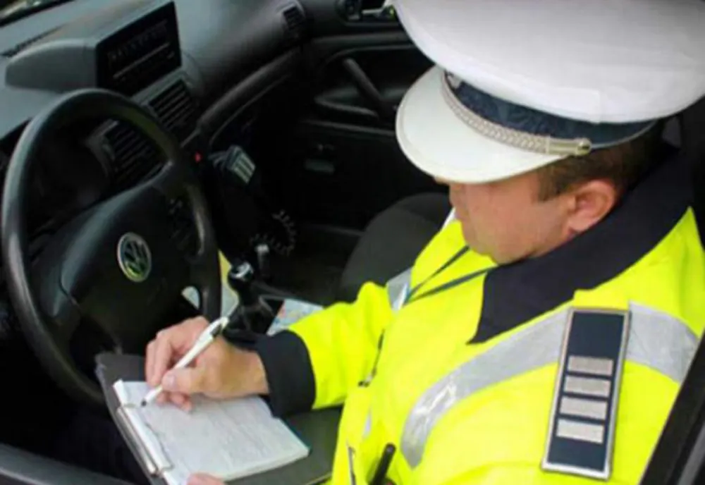 Bărbat depistat conducând autoturismul pe drumurile publice fără să posede permis de conducere