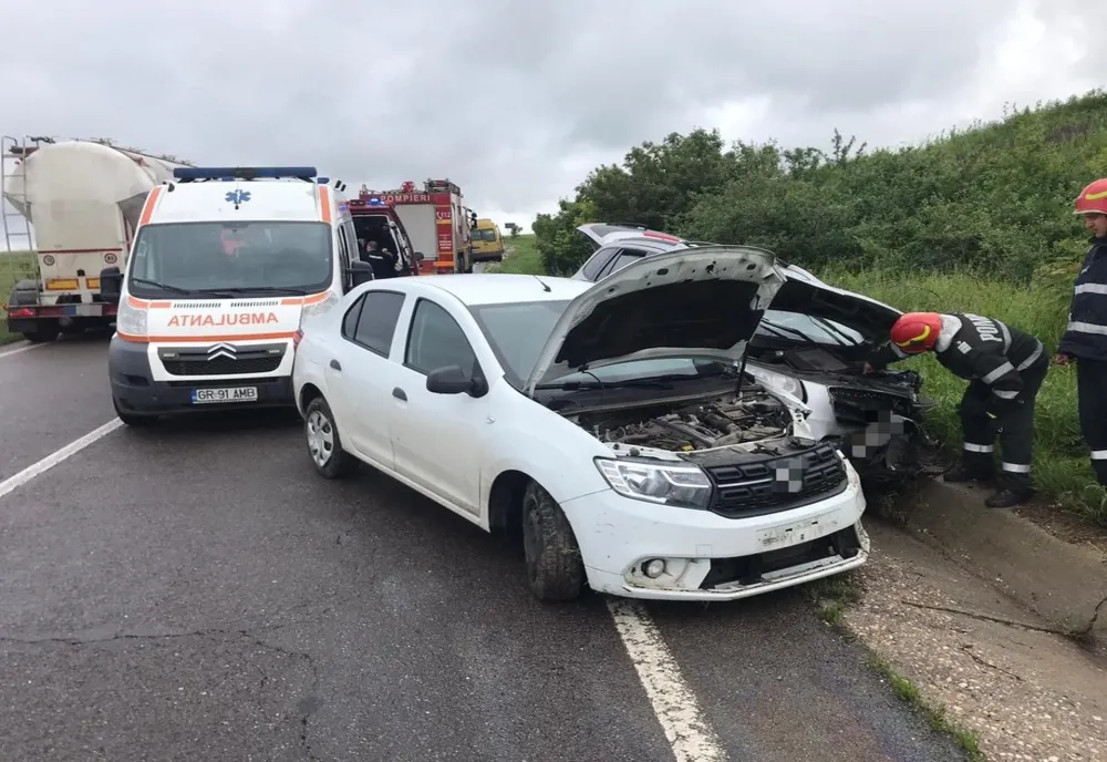 Accident cu trei autovehicule implicate pe DN 61, între Ghimpați și Letca Nouă. Trei persoane, transportate la spital