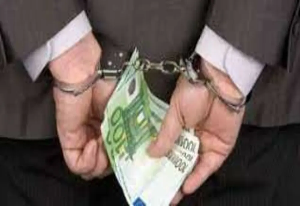 Agent de Penitenciarul Giurgiu, reținut pentru luare de mită în formă continuată