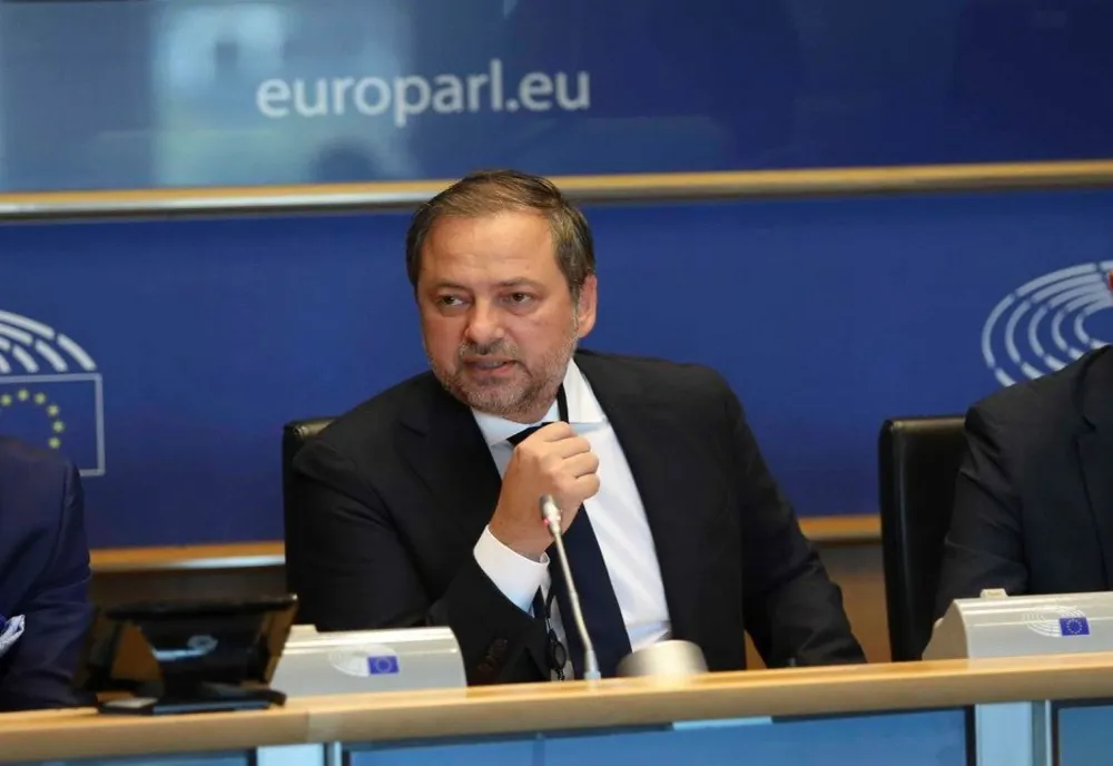 Eurodeputatul Dan Motreanu: "Parlamentul European solicită dreptul la deconectare de la dispozitivele digitale"