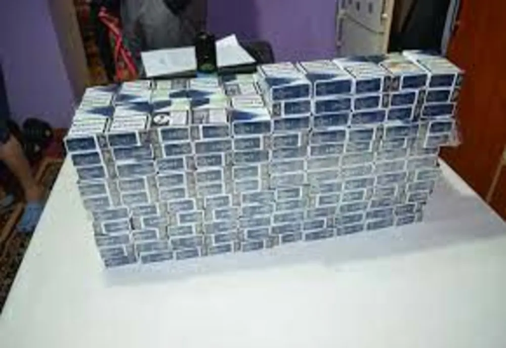 Percheziţii la Giurgiu la persoane bănuite de contrabandă de ţigarete