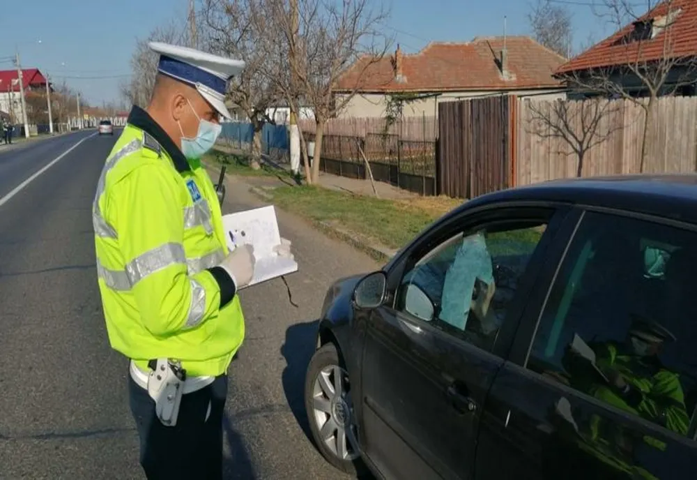 Zeci de amenzi aplicate de polițiștii din Giurgiu pentru nerespectarea măsurilor anti-COVID