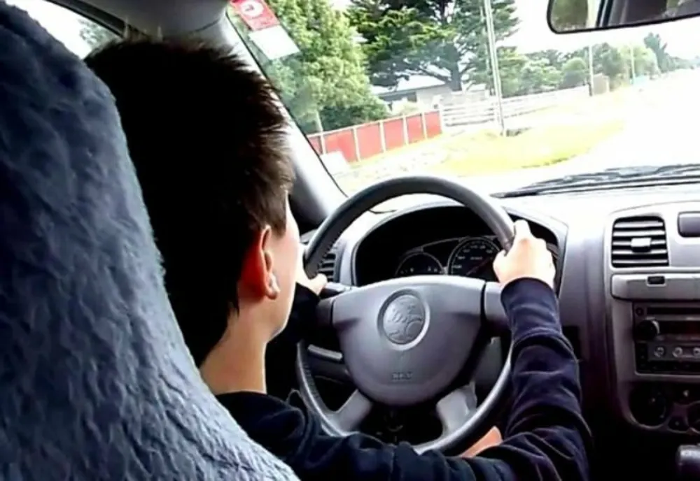 Giurgiu. Minor depistat la volan, fără drept de conducere