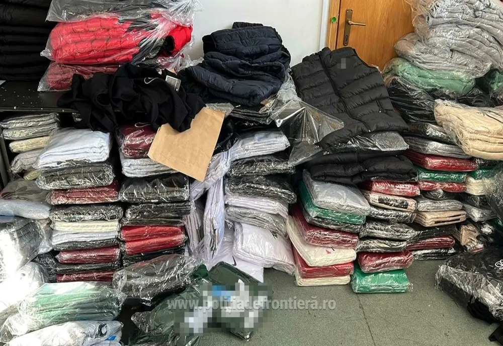 Bunuri contrafăcute, estimate la o valoare de 406.600 lei, descoperite la P.T.F Giurgiu 