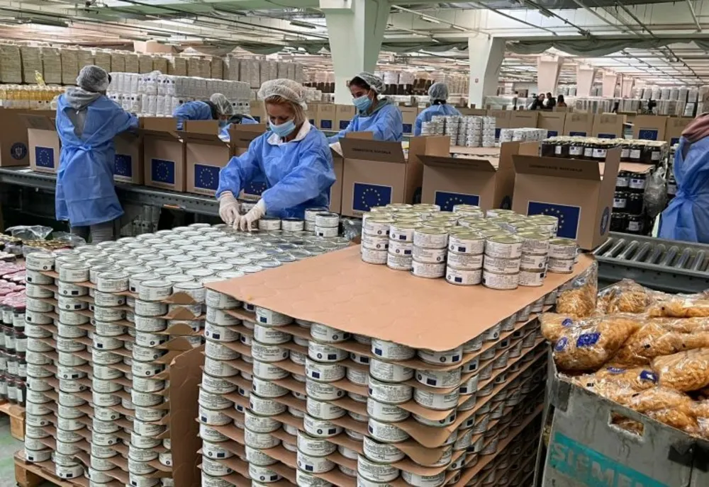 Giurgiu. A început distribuția unei noi tranșe de pachete cu 24 de kilograme de alimente