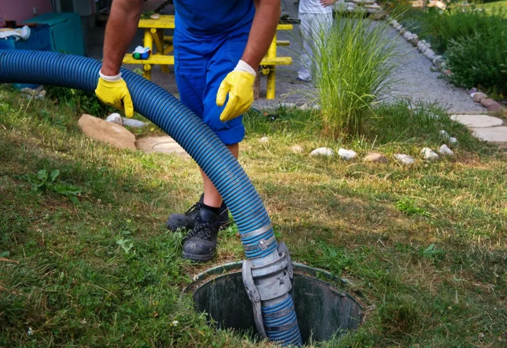 Amenzi usturătoare pentru proprietarii de fose septice. Avertismentul Gărzii de Mediu 