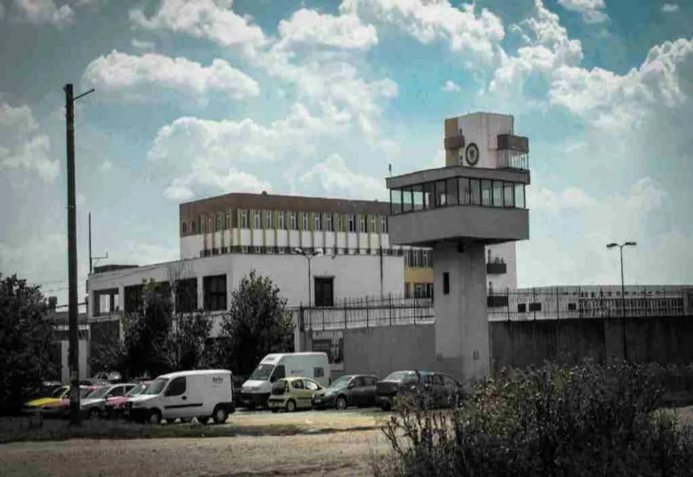 Descinderi în penitenciarul Giurgiu într-un dosar privind traficul de droguri!