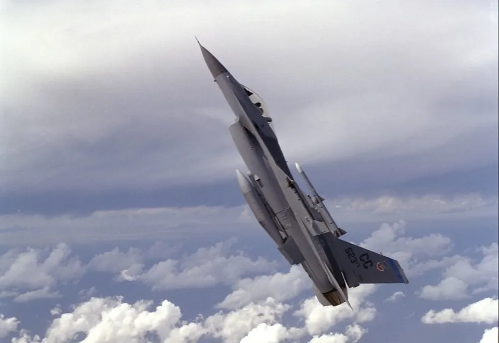 Alertă aeriană în Turcia: dronă „scăpată de sub control”, doborâtă de avioane F-16 la Marea Neagră
