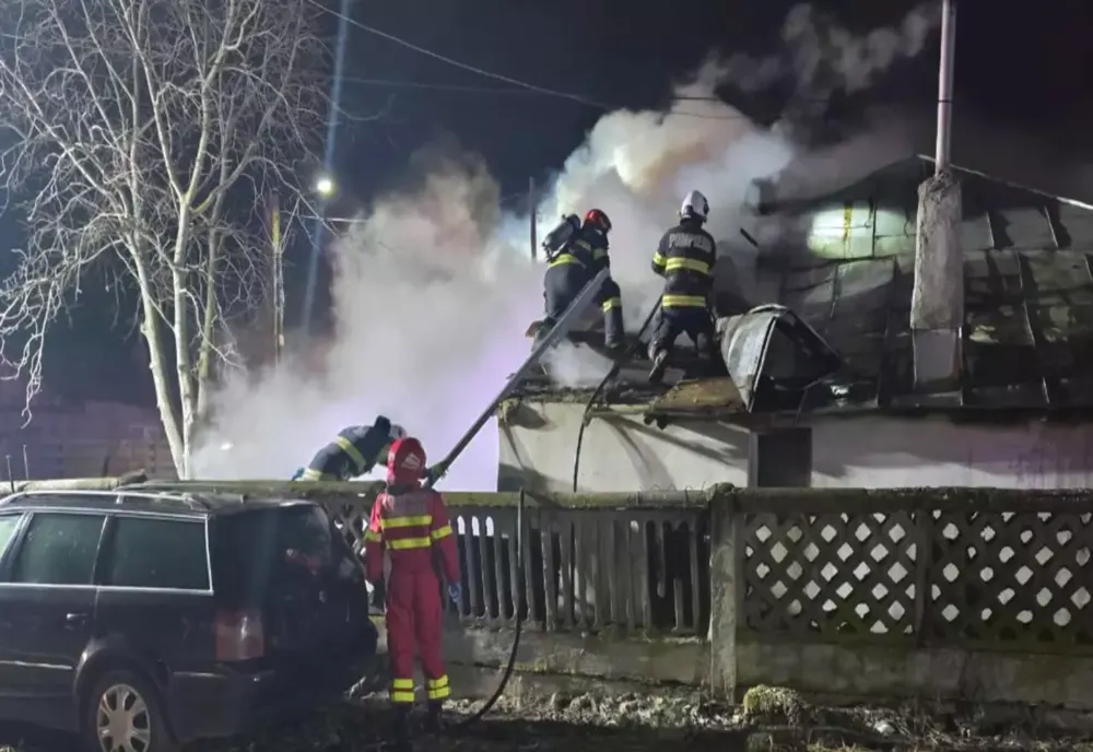 INCENDIU DEVASTATOR ÎN JUDEȚUL GIURGIU: CASA UNEI FAMILII CU 5 COPII A FOST CUPRINSĂ DE FLĂCĂRI