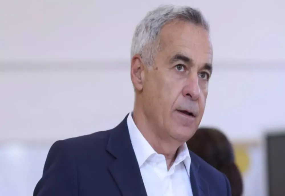 „Un popor care își uită eroii este condamnat”. Călin Georgescu, mesaj tulburător după moartea generalului Radu Theodoru