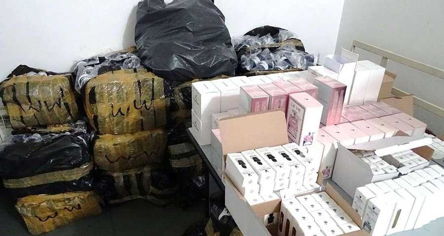 Mii de bunuri contrafăcute, confiscate de polițiștii de frontieră în P.T.F. Giurgiu