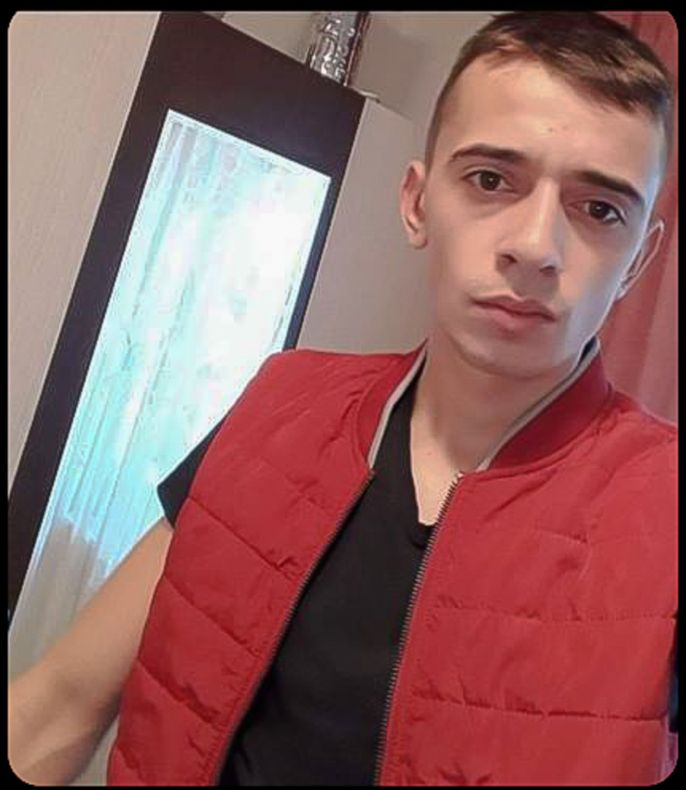 Tânărul ucis în stradă, înmormântat. Autorul, după gratii