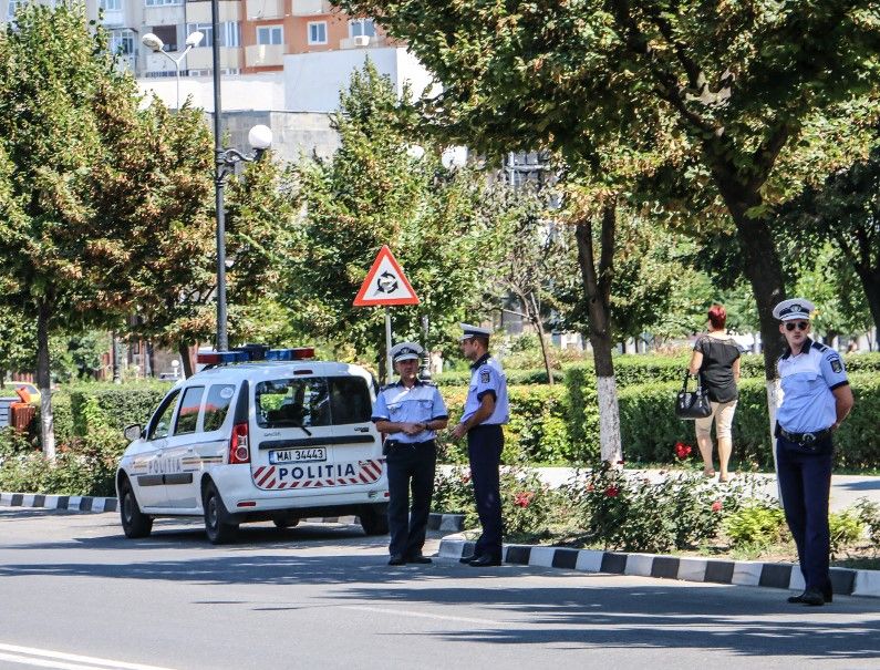 Peste 900 de infracţiuni au fost comise în doar 24 de ore