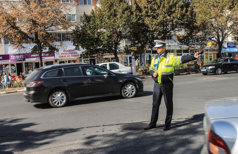 425 de permise de conducere, reţinute în 24 de ore