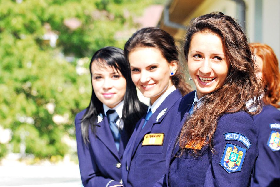 Trei giurgiuveni, admişi la Academia de Poliţie din Capitală