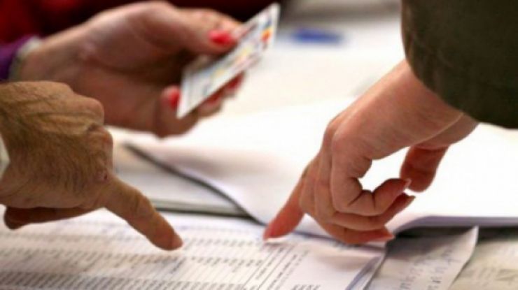 Referendum. Zeci de președinți de secții de votare au renunțat la funcții