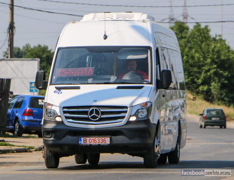 Transportatorii rutieri de persoane vor să oprească activitatea de joi; vor fi afectaţi 800.000-900.000 de pasageri