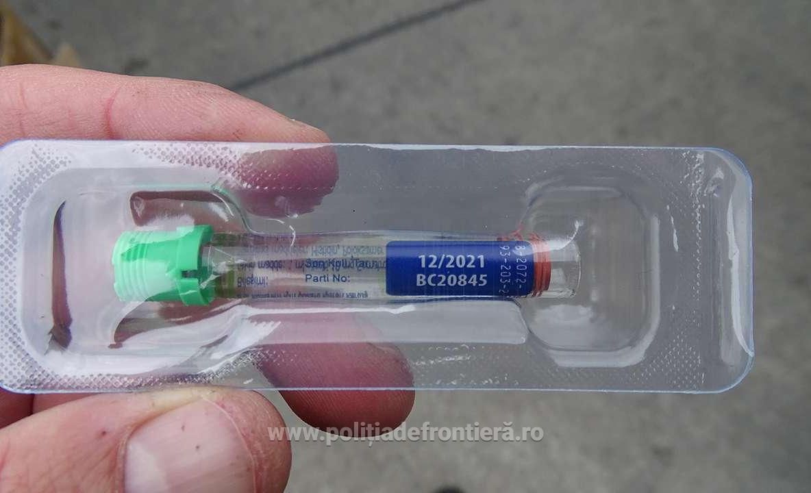 1.770 de fiole ce conţineau o substanță anabolizantă, descoperite la frontieră