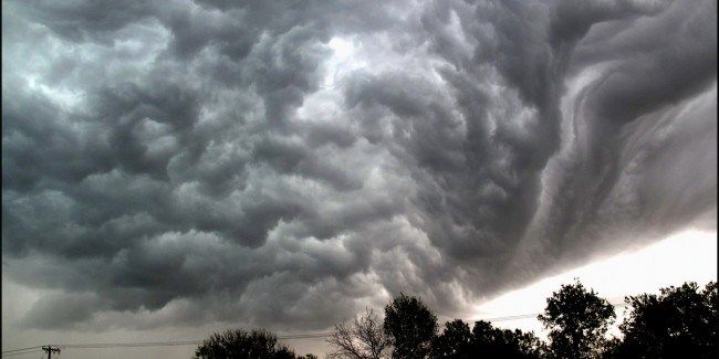 Autoritățile în alertă de vreme rea. Se fac pregătiri de deszăpezire